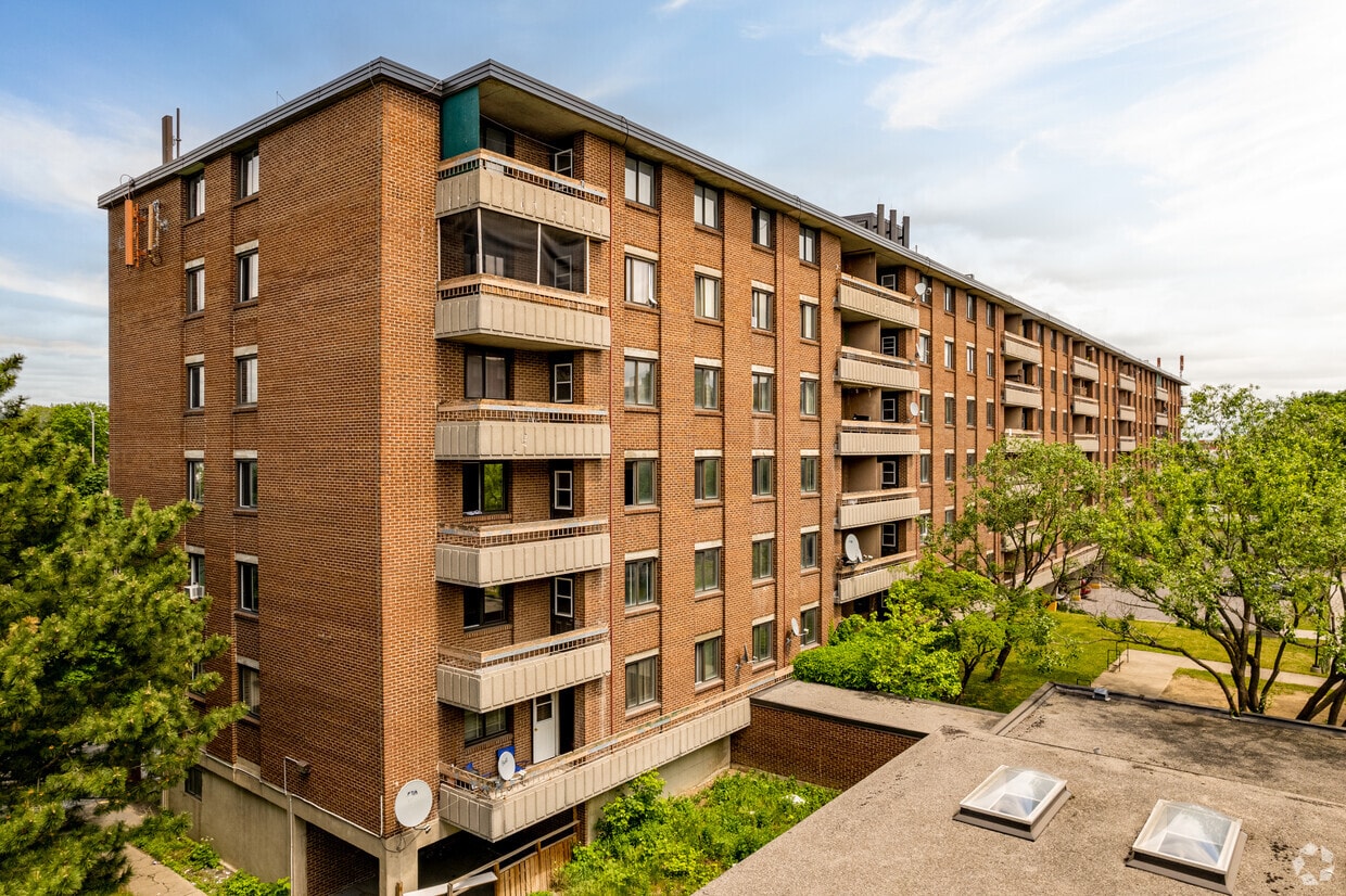 Photo du bâtiment - 5975-5995 Av de l'Authion