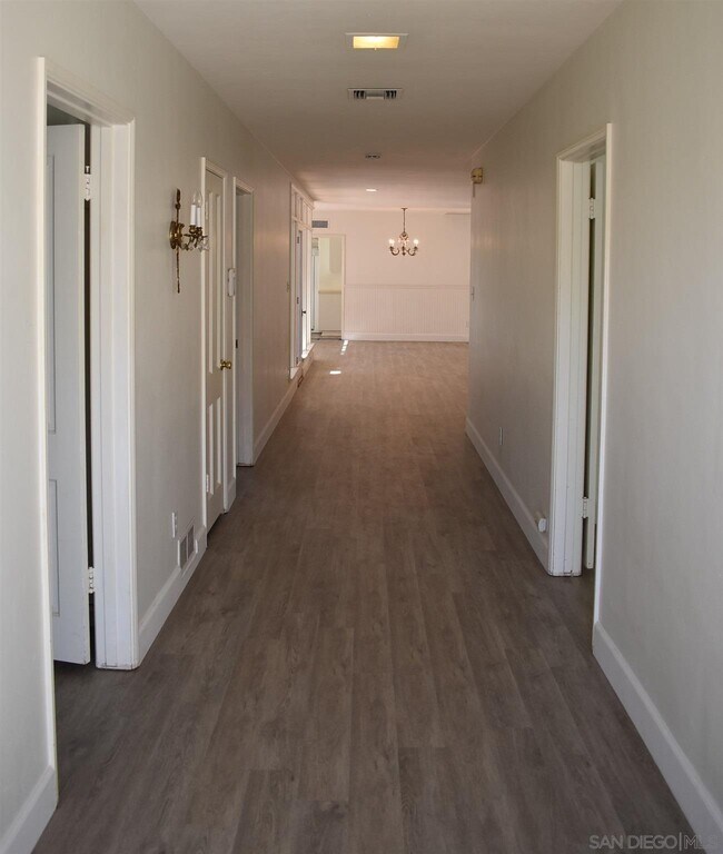 Building Photo - 1234 Churchill Pl