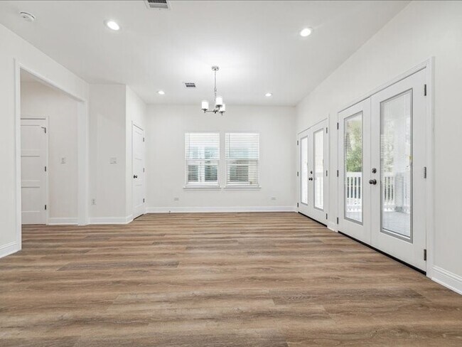 Foto del edificio - 915 E 37th St