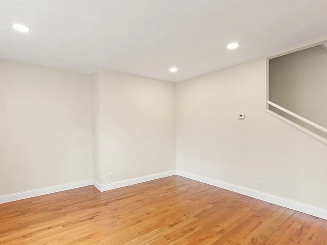 Building Photo - 34 Clinton St