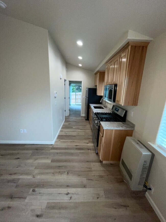 Building Photo - 1120 Chelsea Wy