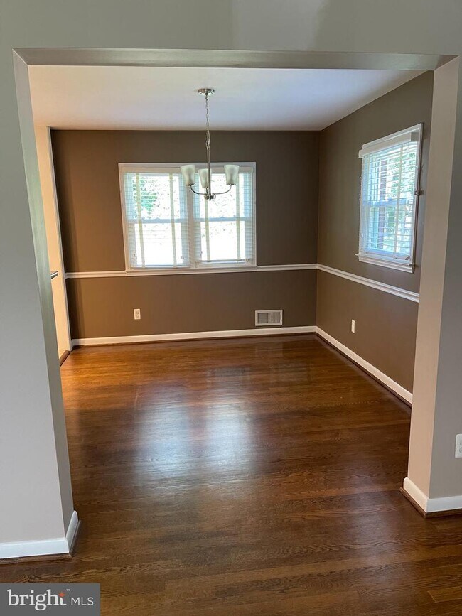 Foto del edificio - 1124 Fairway Dr NE