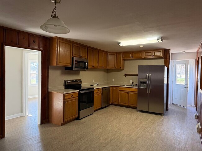 Building Photo - 602 Salmons Blackjack Rd