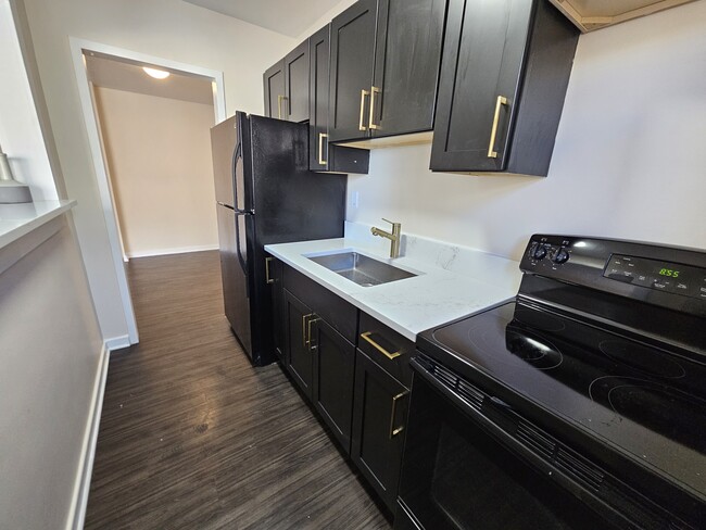 brand new cabinets and countertops - 11720 Edgewater Dr