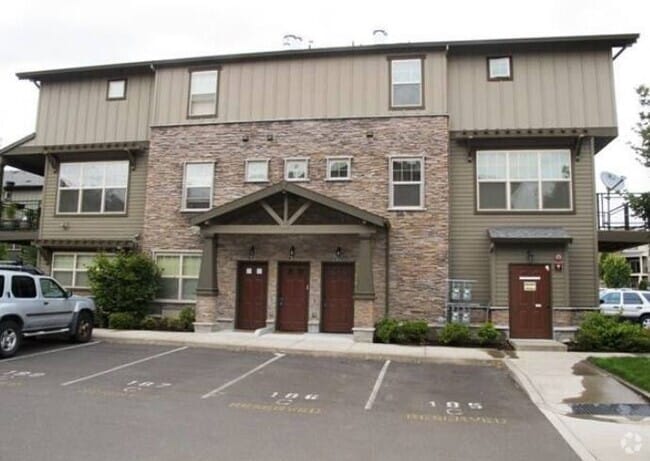 Building Photo - 635 NE Garswood Ln