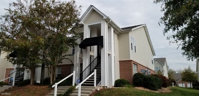 Building Photo - 2401 Vancastle Way
