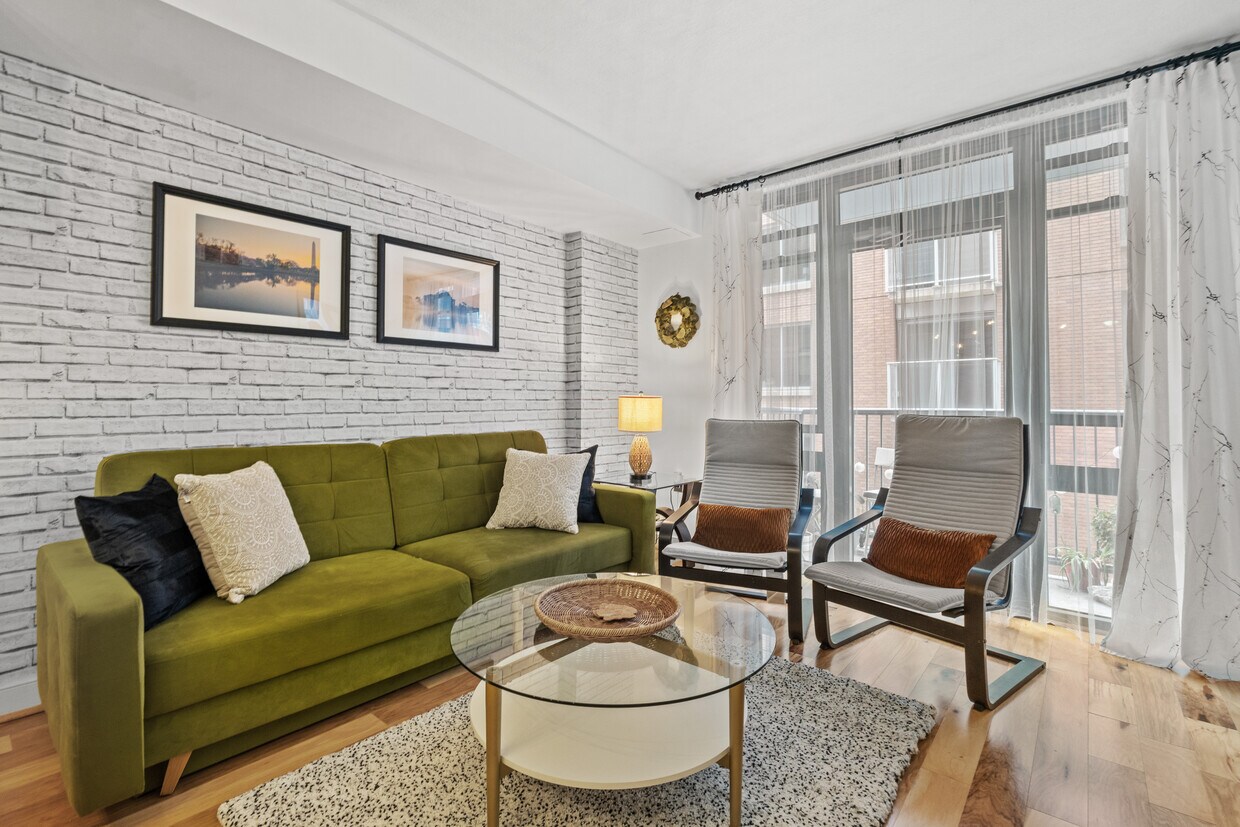 Primary Photo - 1117 10th St NW
