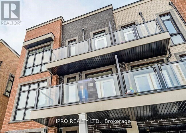 Photo du bâtiment - 12868 Yonge St