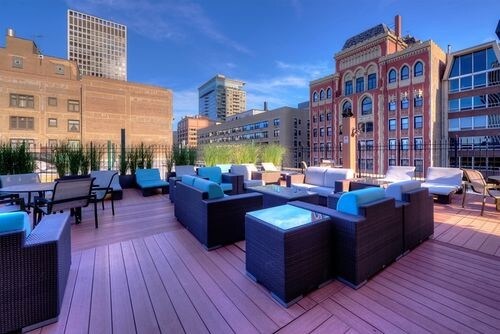 Building Photo - 200 E Chestnut St