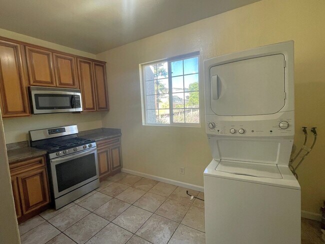 Foto del edificio - ~Berkeley School District~ Single Family Home - Huge Backyard!