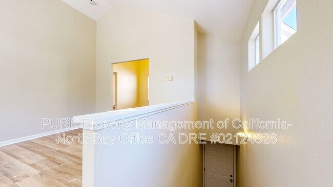 Building Photo - 1220 Hidden Creek Pl