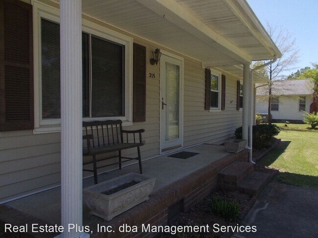 Foto del edificio - 3 br, 2 bath House - 215 Gibbs Road