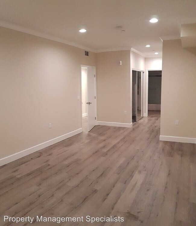 Foto del edificio - 14915 Roscoe Blvd