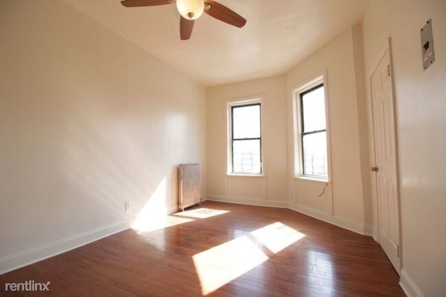 Building Photo - 4 br, 2 bath Apartment - 851 Putnam Ave