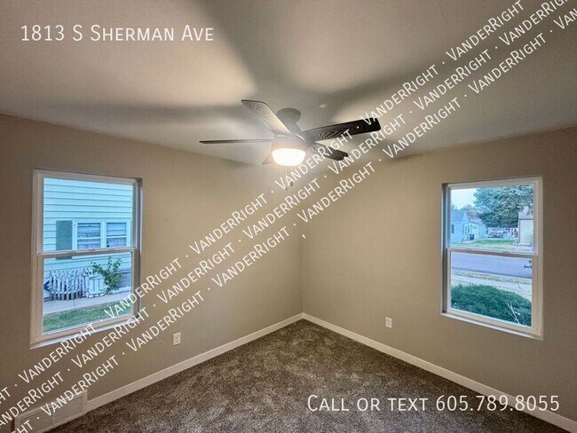 Foto del edificio - 1813 S Sherman Ave