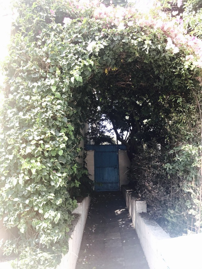 Foto del edificio - 1808 Newhall Street