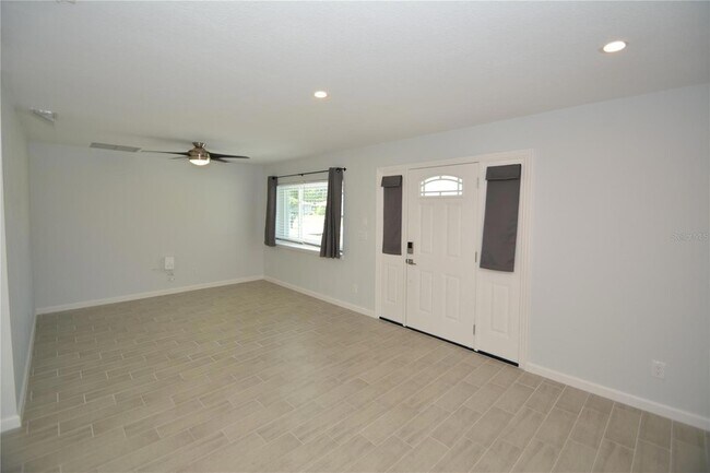 Building Photo - 14 Bolling Ln