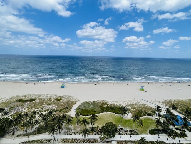 Foto del edificio - 405 N Ocean Blvd