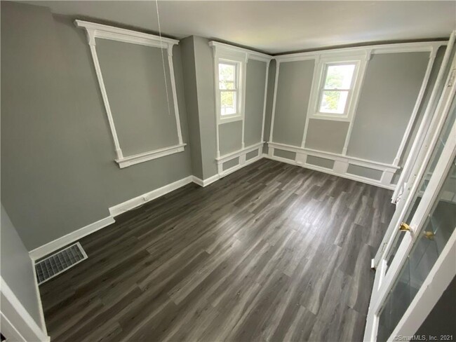 Building Photo - 233 Quinnipiac Ave