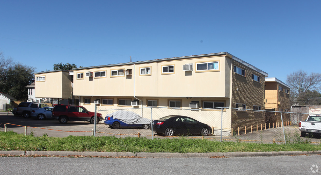 Building Photo - 5115 Conti St