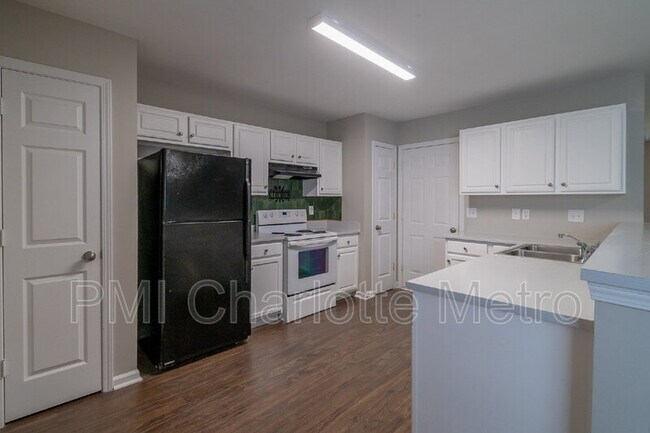 Foto del edificio - 1525 Crandon Dr
