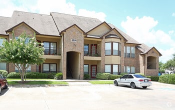 Village Briar Forest Apartments