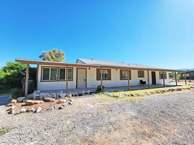 Building Photo - 1420 Horn Rd