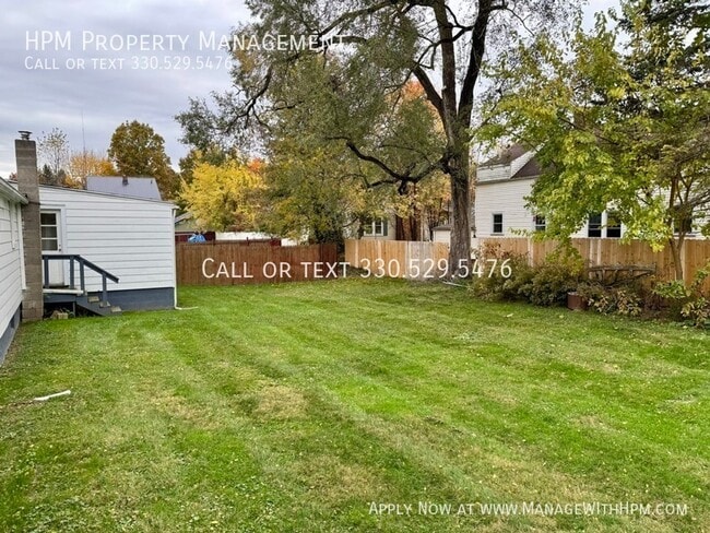 Building Photo - 701 Rainbow Dr