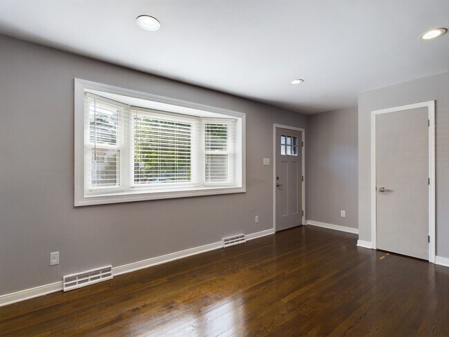 Building Photo - Beautiful 4 Bedroom 2 Bath Home in Henrico...