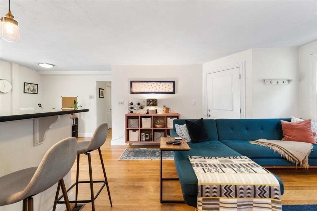 Foto principal - 617-619-619 E 2nd St