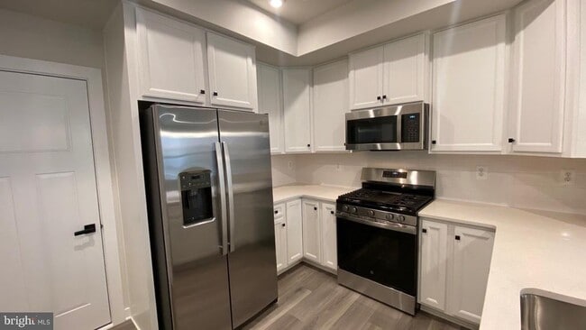 Building Photo - 2528 VERONA Pl