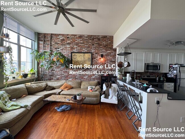 Foto del edificio - 240 Heath St