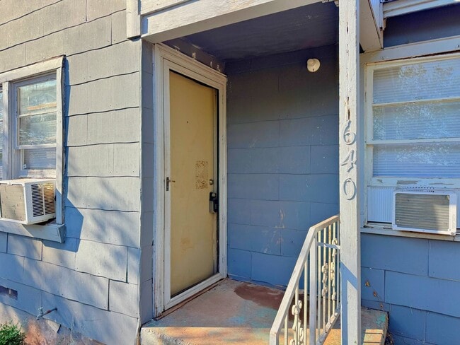 Building Photo - Affordable 2 Bed 1 Bath in Sunnyside Heights