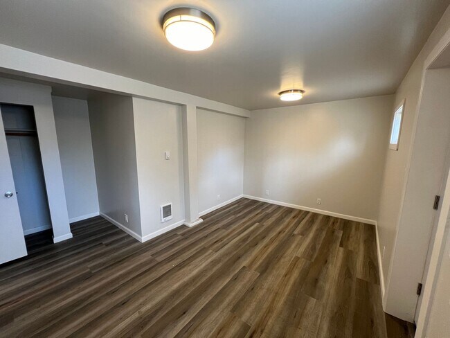Foto del edificio - Bremerton Duplex