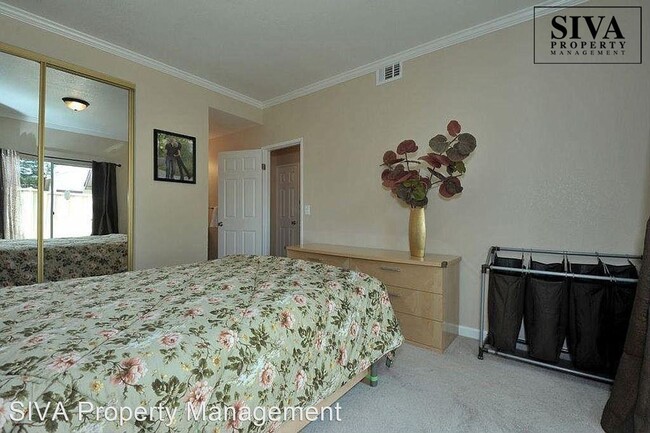 Building Photo - 2 br, 2 bath House - 1076 Cedar Gables Drive