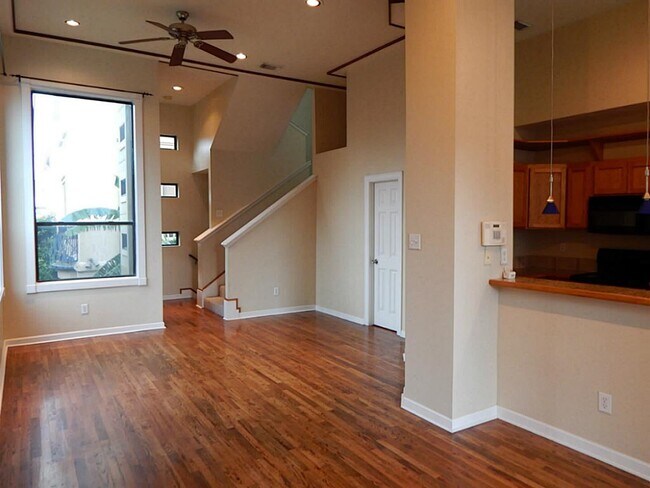 Foto del edificio - 2427 Dorrington St