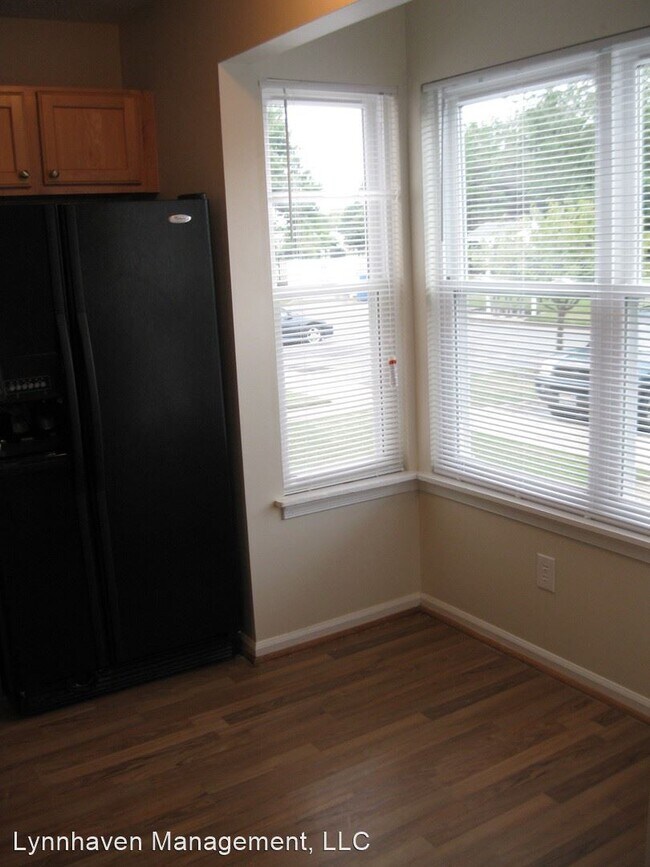 Building Photo - 3 br, 2.5 bath House - 23 Melborne Pl