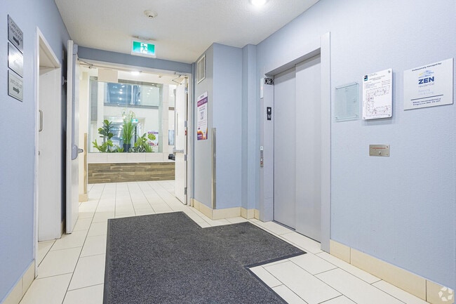 Building Photo - Skyview Apartments