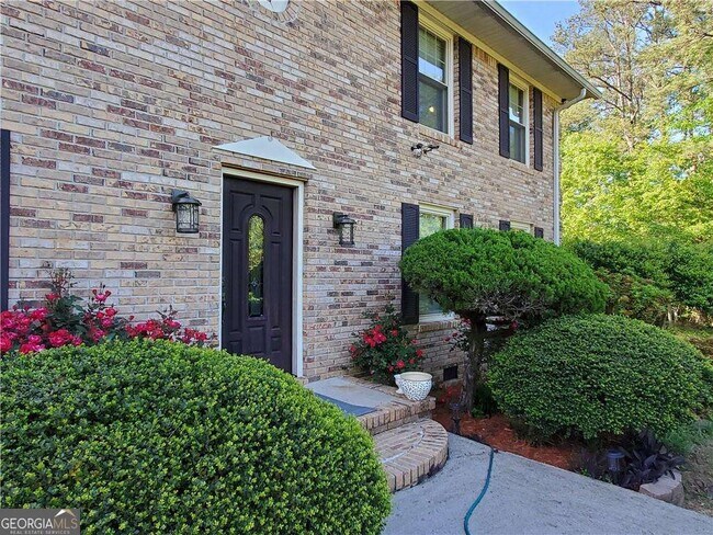 Foto del edificio - 2220 Sunny Hill Rd