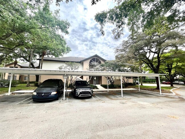 Foto del edificio - 9755 Westview Dr