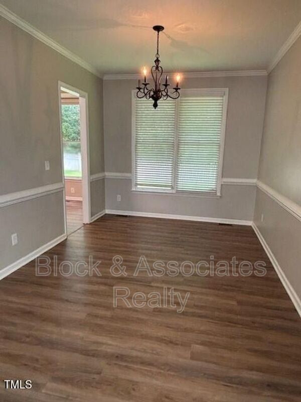 Foto del edificio - 1008 Pearson Farms Rd