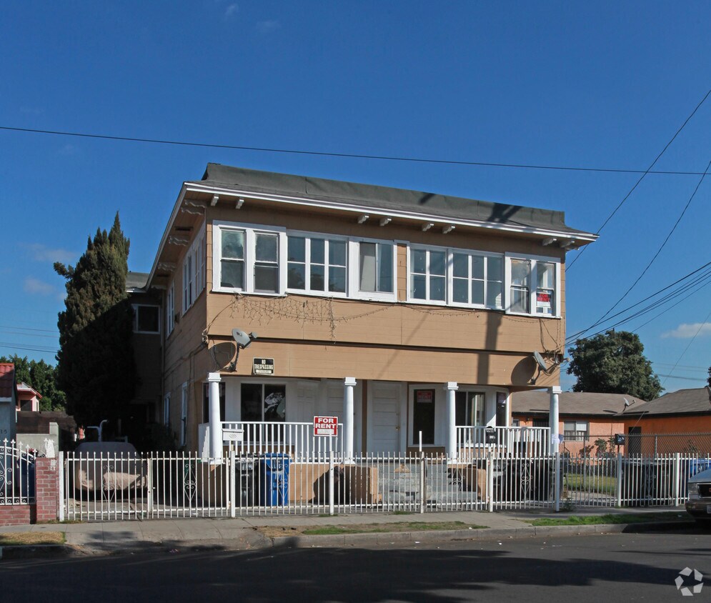 Primary Photo - 119 E 31st St