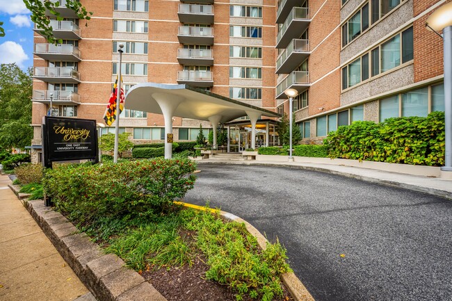 Building Photo - 1 E University Pkwy