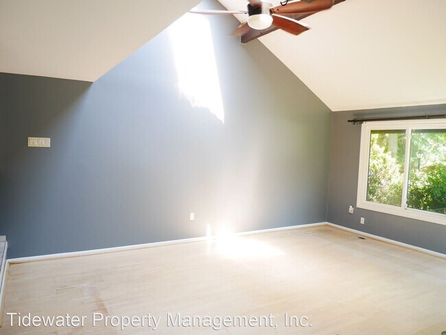 Foto del edificio - 5 br, 4.5 bath House - 11049 Swansfield Rd