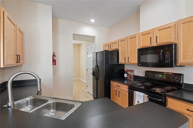 Foto del edificio - 8804 Danforth Dr