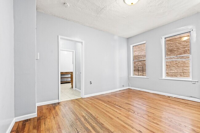 Foto del edificio - 5600 Hudson Ave