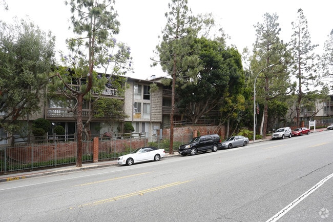 Building Photo - Meadows Apartments