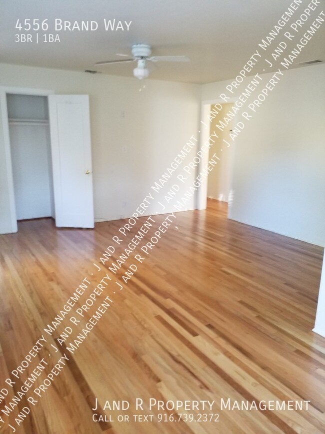 Foto del edificio - 3 bedroom in East Sac