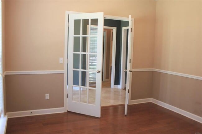 Building Photo - Available September!