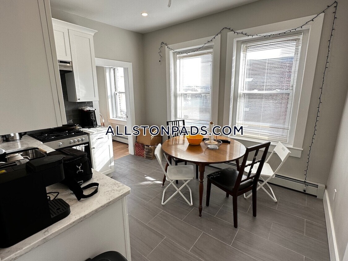 Foto principal - 1284 Commonwealth Ave